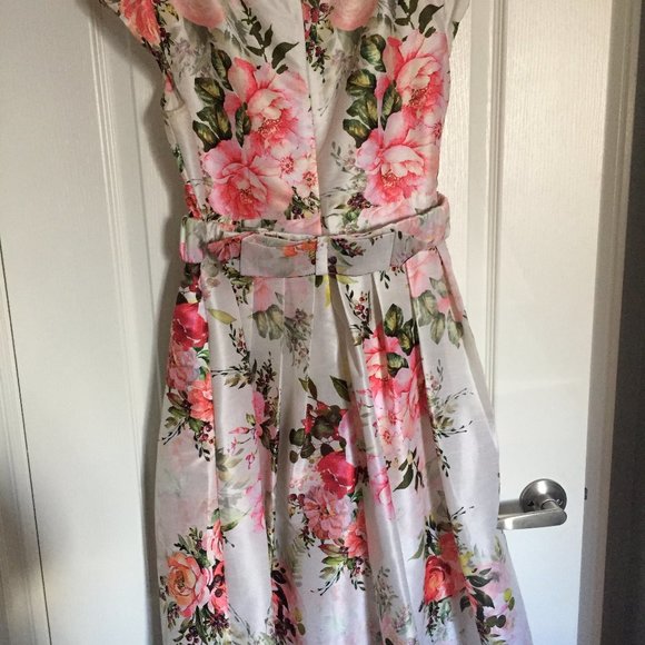 Floral Dress - Picture 2 of 2